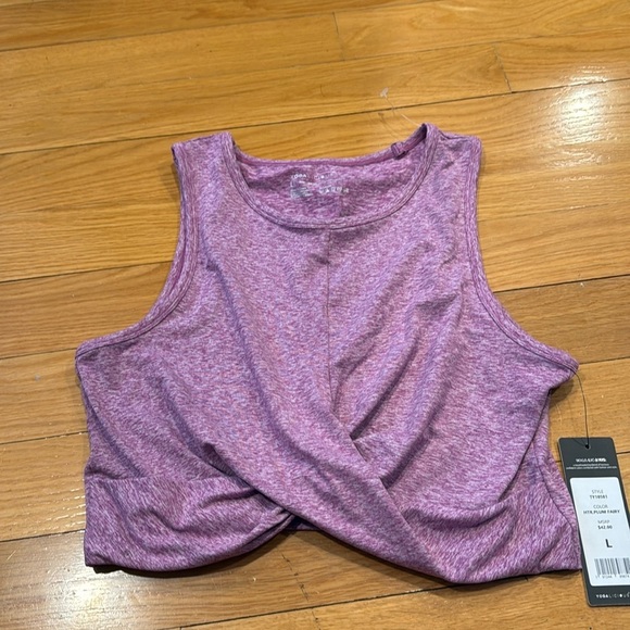 Yogalicious Tops - NWT Yoga licious lux crop top size large .